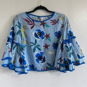 True destiny floral crop top with flowy bell sleeves
